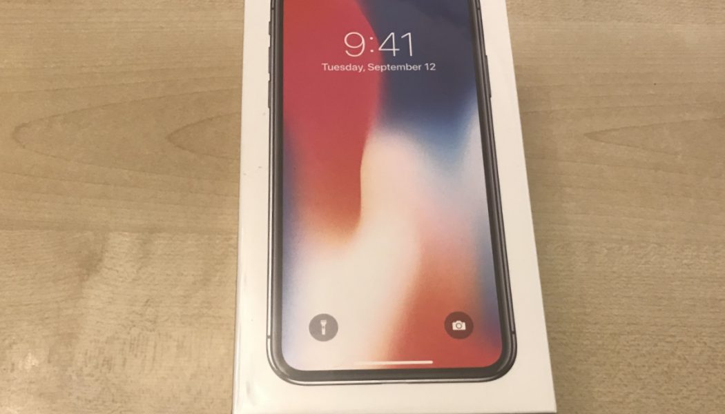 Apple iPhone X Unboxing