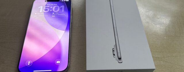 iPhone Air review showing Apple’s lightest iPhone unboxed with its slim design and display next to packaging