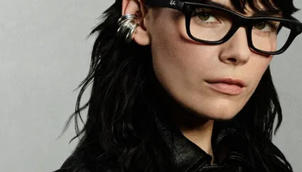 Meta smart glasses accessibility: better fit and WhatsApp recall